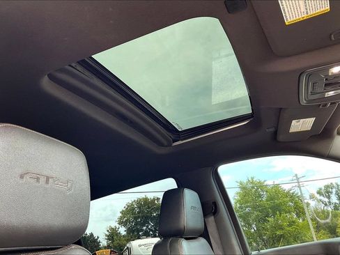 Used 2022 GMC Sierra 1500 AT4 w/ AT4 Preferred Package AWD/4WD image 18