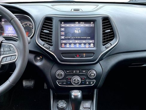 Certified 2022 Jeep Cherokee Latitude Lux image 11