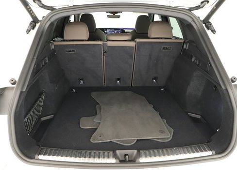 Certified 2025 Audi Q5 Prestige image 29