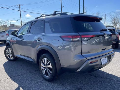 New 2026 Nissan Pathfinder SL image 4