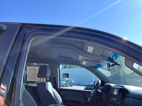 Used 2018 Chevrolet Silverado 1500 Custom w/ Custom Convenience Package AWD/4WD image 22