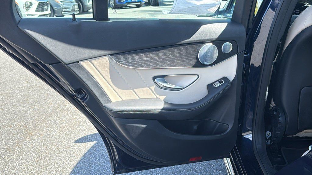 Used 2021 Mercedes-Benz C 300 4MATIC Sedan image 24