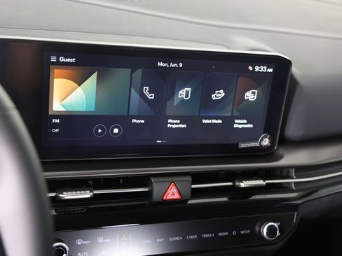 Certified 2026 Kia Sportage EX w/ EX Panorama Roof Package image 17