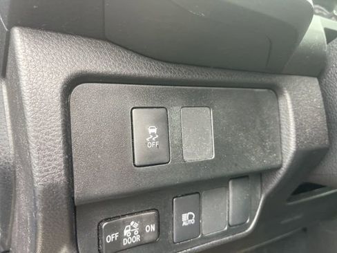 Used 2023 Toyota Tacoma SR image 9