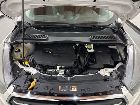 Used 2017 Ford Escape SE w/ SE Sport Appearance Package image 6