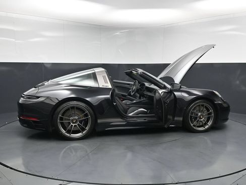 Used 2023 Porsche 911 50th Anniversary Edition AWD/4WD image 33