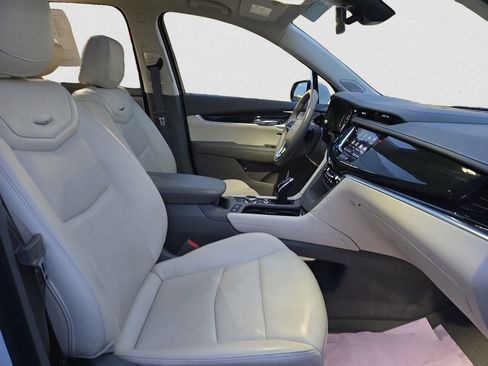 Certified 2023 Cadillac XT6 Premium Luxury w/ LPO, Floor Liner Package image 17
