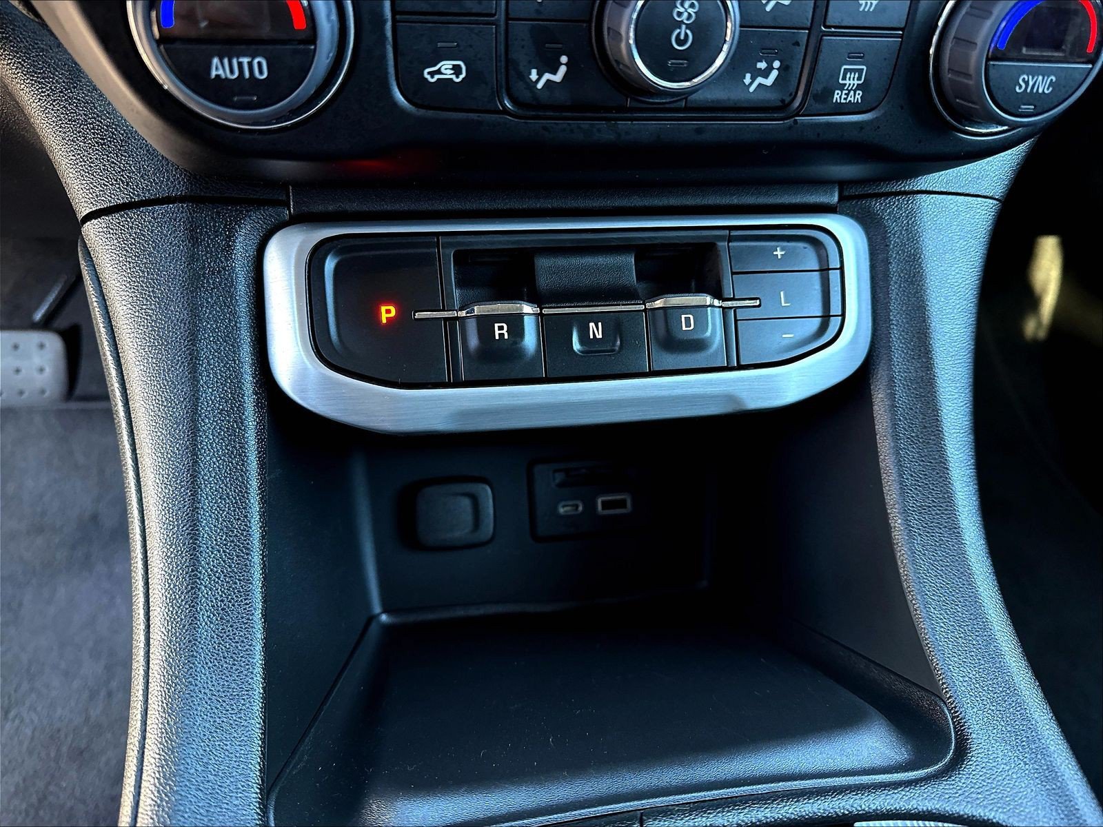 Used 2023 GMC Acadia SLT w/ Preferred Package AWD/4WD image 20