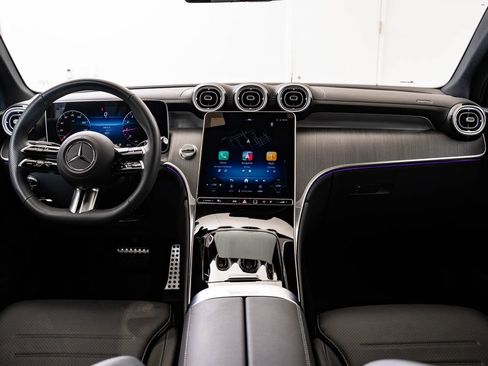 Used 2025 Mercedes-Benz GLC 300 4MATIC image 33