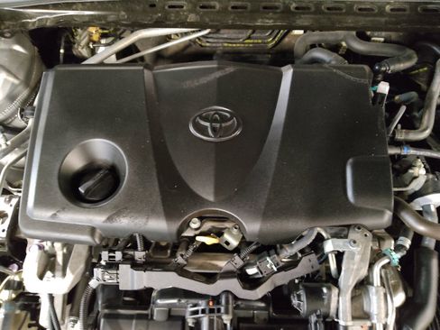 Used 2018 Toyota Camry SE image 30