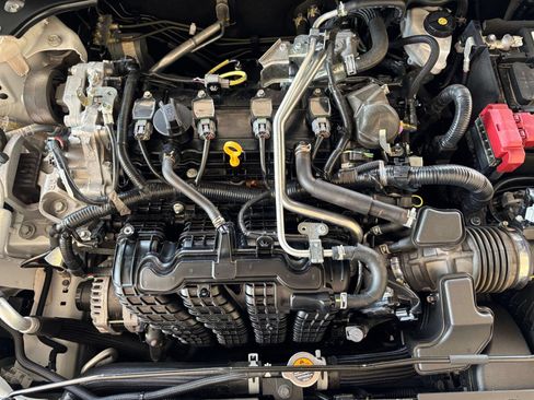 Used 2025 Nissan Altima 2.5 SV FWD image 32