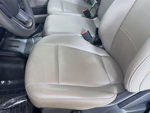 Used 2022 Ford F250 XL w/ Power Equipment Group image 19