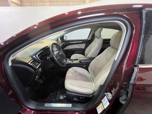 Used 2018 Ford Fusion Titanium image 15