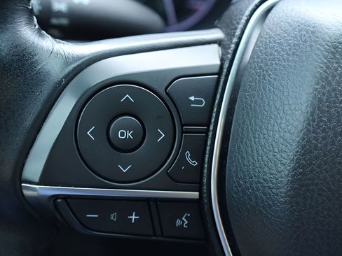 Certified 2020 Toyota Camry XLE FWD image 21