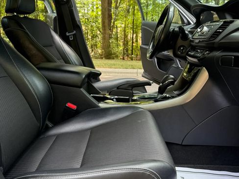 Used 2017 Honda Accord Sport image 13