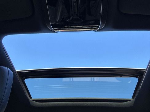 Used 2023 Mercedes-Benz C 300 4MATIC Sedan image 5