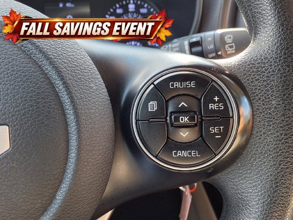 Certified 2022 Kia Soul LX w/ Technology Package FWD image 17