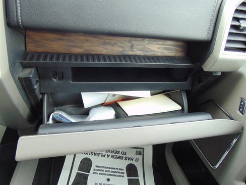 Used 2020 Ford F150 Lariat image 26