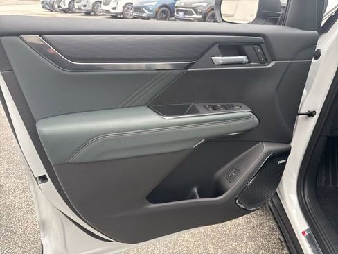 New 2026 GMC Acadia AT4 w/ Luxury Package AWD/4WD image 15
