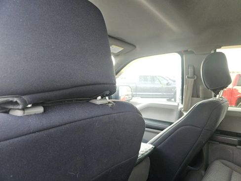 Used 2015 Ford F150 XLT image 9