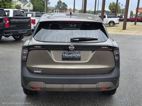 New 2026 Nissan Kicks SV w/ SV Premium Package FWD image 3