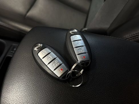 Used 2016 Nissan Rogue SL AWD/4WD image 38