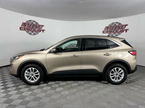 Used 2020 Ford Escape SE image 4