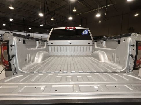 Used 2018 GMC Sierra 1500 SLT w/ SLT Premium Package image 15