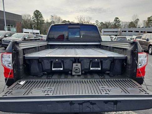 Used 2017 Nissan Titan Platinum Reserve image 27