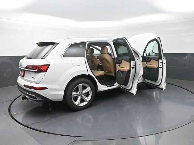Used 2021 Audi Q7 3.0T Premium w/ Convenience Package AWD/4WD image 45