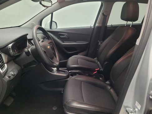 Used 2022 Chevrolet Trax LT FWD image 17
