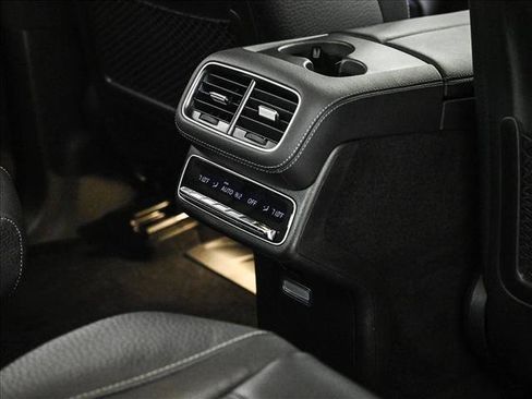 New 2026 Mercedes-Benz GLS 580 4MATIC image 19