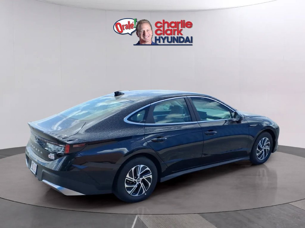 New 2026 Hyundai Sonata Blue FWD image 5