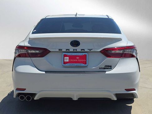 Used 2022 Toyota Camry XSE w/ Navigation Upgrade Package FWD image 4