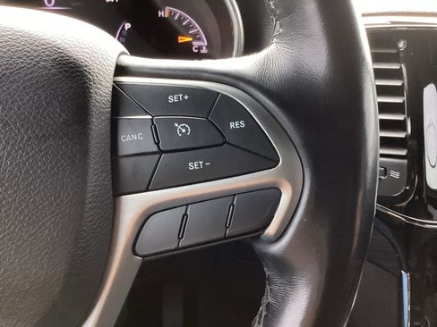 Used 2020 Jeep Grand Cherokee Altitude image 19