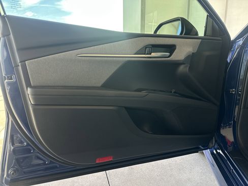 Used 2025 Toyota Camry LE image 10