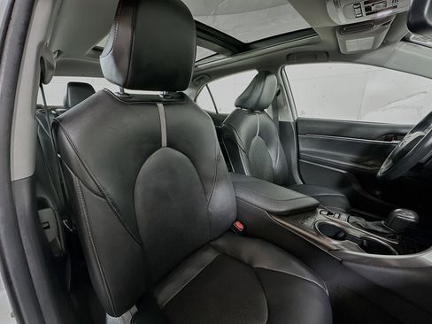 Used 2021 Toyota Camry XSE image 27