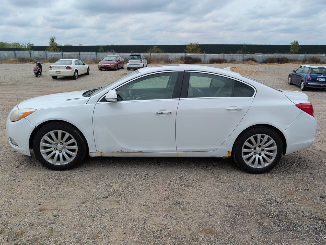 Used 2012 Buick Regal Premium FWD image 2