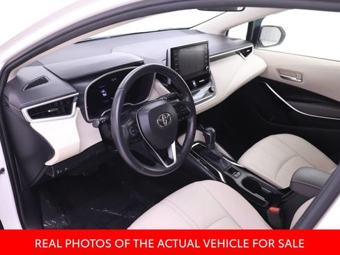 Certified 2020 Toyota Corolla XLE FWD image 3