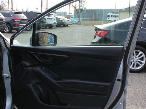 Used 2017 Subaru Impreza 2.0i Premium image 21