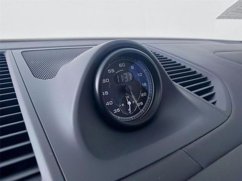 Certified 2025 Porsche Macan AWD/4WD image 15
