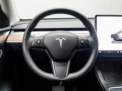 Used 2024 Tesla Model Y Long Range image 15