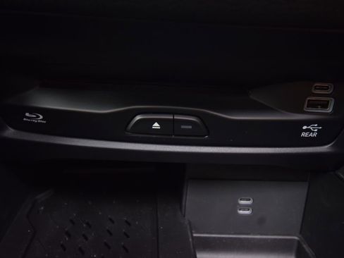 New 2026 Chrysler Pacifica Pinnacle w/ Trailer Tow Group image 31