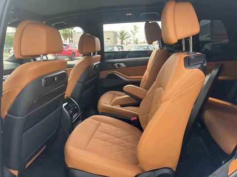 Used 2024 BMW X7 xDrive40i w/ M Sport Package image 12