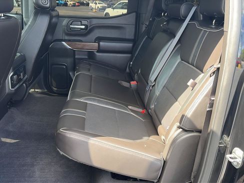 Used 2019 Chevrolet Silverado 1500 High Country w/ Technology Package AWD/4WD image 16