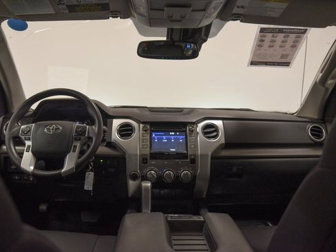 Used 2018 Toyota Tundra SR5 image 24