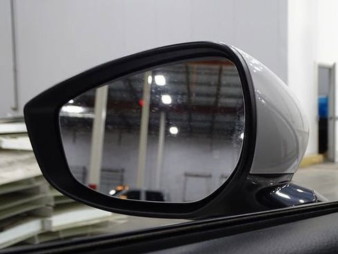 Used 2023 MAZDA MAZDA3 s image 39