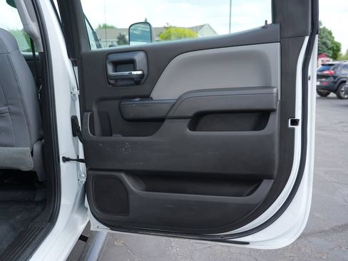 Used 2018 Chevrolet Silverado 3500 W/T AWD/4WD image 16