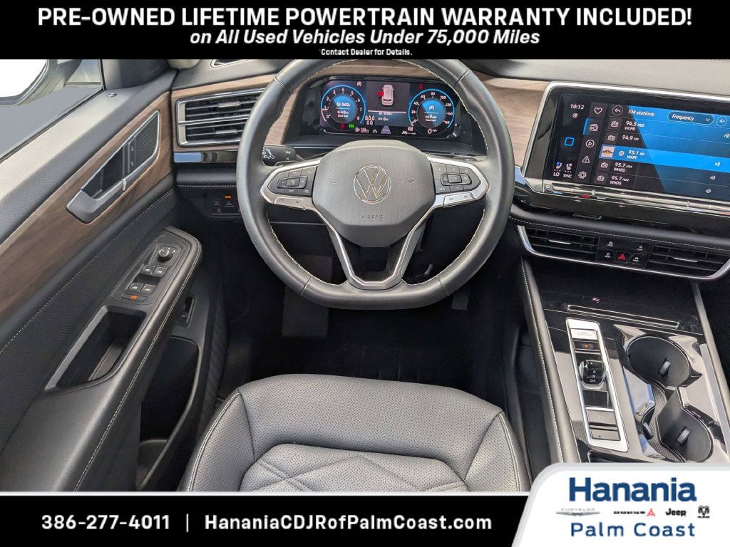 Used 2025 Volkswagen Atlas SE AWD/4WD image 16