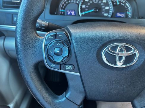 Used 2014 Toyota Camry LE image 26